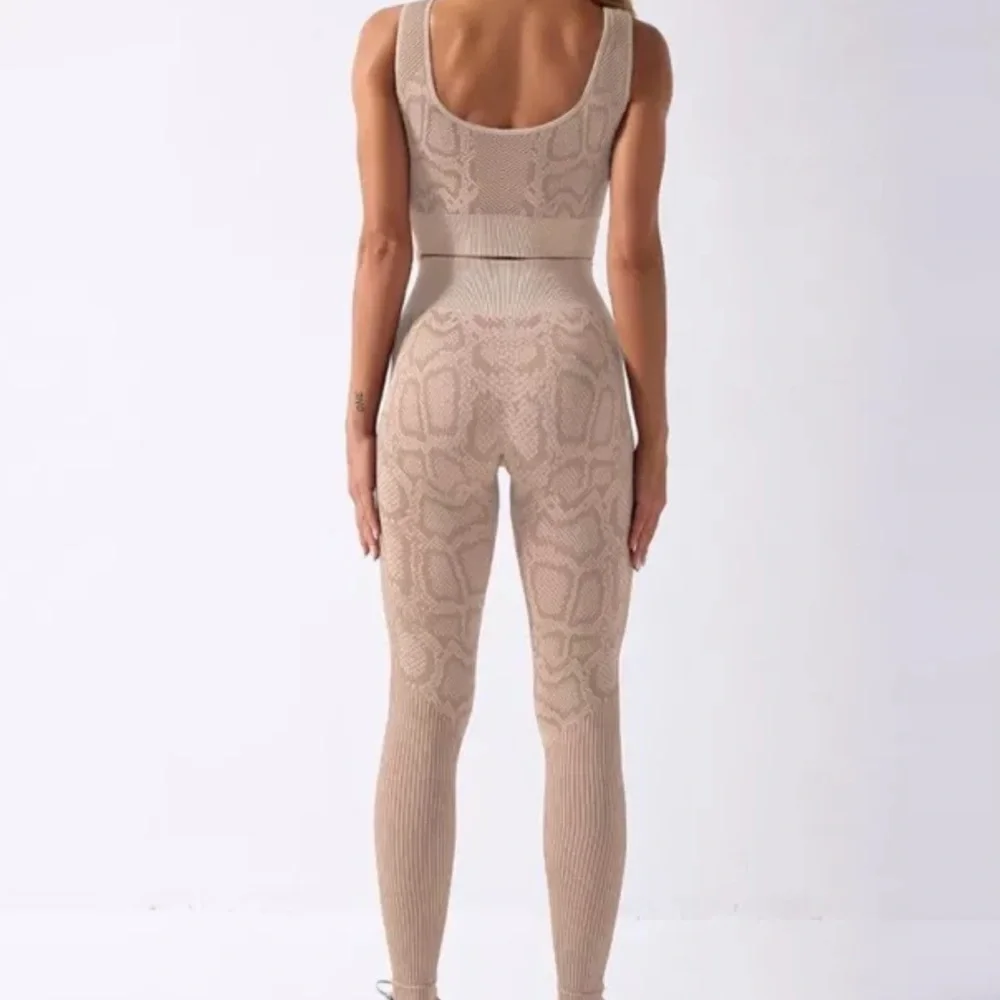 NEW Yoga Set- Matching Bra and Leggings - Picture 5 of 12